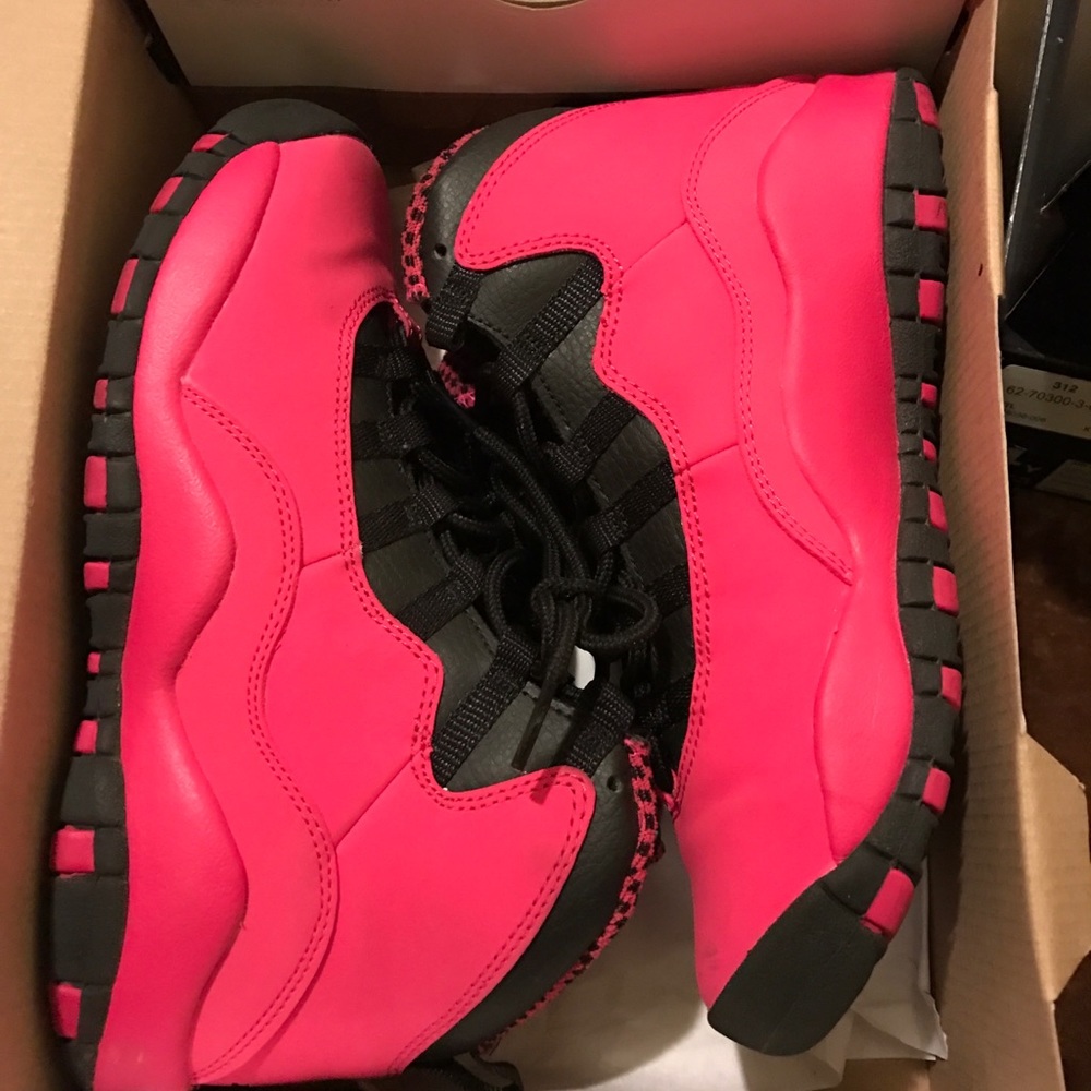 Fusion red 10s.